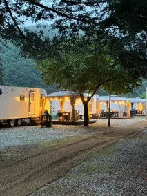 Camping Alice Goldmoon Caravan (a1-13) - Image 4