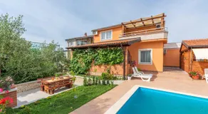 Apartment Complex Villa Visnjan with Pool - Image 4