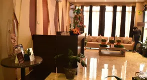 Columbus Plaza Hotel - Image 3