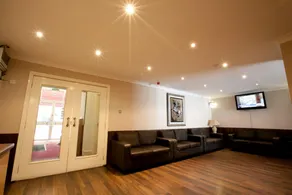 Banks Hotel - Image 2