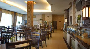 Arinas Hotel - Image 2