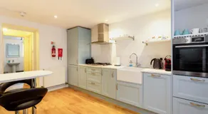 10 Grove St - Bath Holiday Suites - Image 3