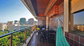 Incrível sala e quarto com varanda em Ipanema - Image 4