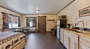 Lake Village Lodge - Image 4