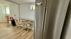 Private Room with Shared Amenities 10 Minutes to Airport and Walking Distance to Bus Station - Image 5