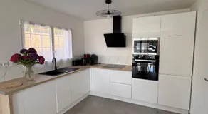 Ecrin contemporain lumineux à 20 min des plages - Image 2