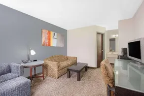 Days Inn by Wyndham Benton - Image 3