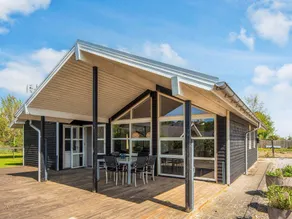 Lyxigt strandhus med spa - Image 4