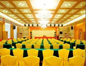 Number One Metropolitan Garden Hotel - Image 4