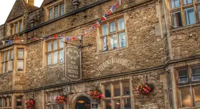 Stylish one bedroom Cotswold Coach House Tetbury - Image 5