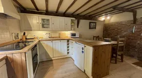 Granary Cottage - Image 2
