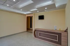 Hotel O Mt Corporate Suites Pari Chowk Near Pvr Ansal Plaza Greater Noida - Image 3