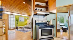 Serene MidCentury Gem 5BR Madison Park & World Cup - Image 4