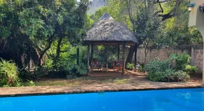 Sun Deck Lodge - Image 3