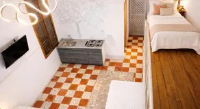 Two Story Unique Stay - Image 2