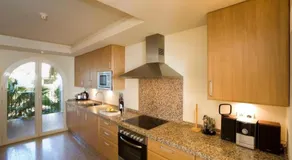 Immaculate 3-Bed Penthouse- Stunning Views - Image 5