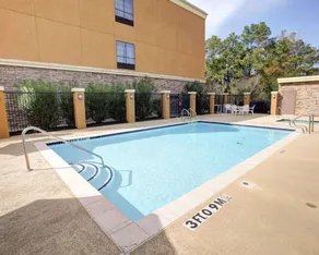 Comfort Suites Old Town Spring - Image 4