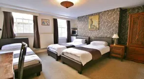 Central Hotel Cheltenham - Image 2