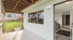 Cozy Hilltop Seattle Stay with Yard & Parking - Image 4