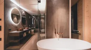 Luxury Spa Suite - Image 2