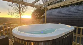 The Fells - Campsie Luxury Pods with hot tub - Image 5