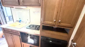 Cozy Vegas Bunkhouse RV - Image 5