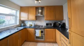 Spacious 3BR House By Kammili Properties in Westhoughton - Free Parking - Image 4