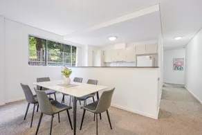 Castle HIll Sweet Modern 3BR Apt with 2 Parking - Image 3