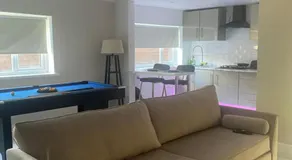 Luxe bungalow Bradford - Image 2