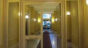 Blue Inn Luxury Suites - Image 4