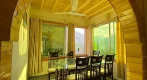 Hunza Lounge - Image 4