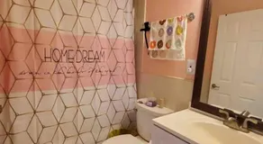 5 star Room/Close to town center and everything/5 min walk metro - Image 3