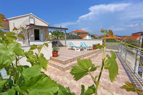 Apartment Marija D A1 Drvenik Mali (Island Drvenik Mali), Riviera Trogir - Image 2