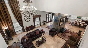 Merveilleuse villa entièrement équipée avec jardin, piscine et barbecue | Vue ville - Image 3