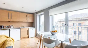 Merchant City Modern 1 Bed Executive Flat - Image 4