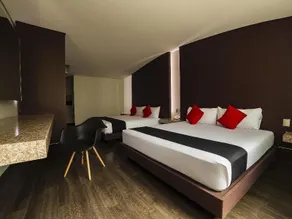Capital O La Villa - Image 2