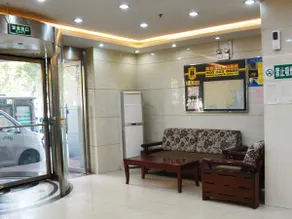 Super 8 Hotel Jinan Railway Station Square - Image 3