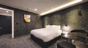 Aden Hotel - Image 2