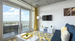 Midtown moderne avec 1 chambre, parking gratuit - Image 2
