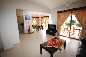 Vineland Cottage Free Wi-fi Big pool with walk in steps - Image 5