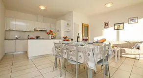 Torbole Relax, Pool & Balcony Apartment - Image 3