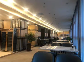 Junrui Garden Hotel - Image 4