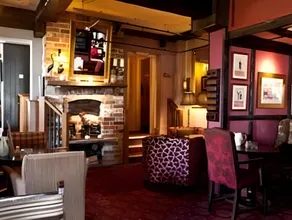 The Swan Inn by Innkeeper's Collection - Image 5