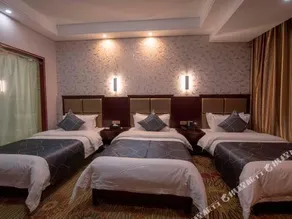 Chonpines Hotel·Fenghuang Ancient Town - Image 3