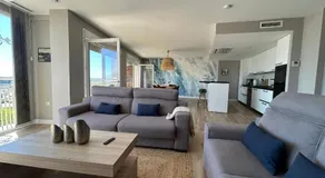 Apartamento Moderno y Amplio con Vistas a La Bahía - Image 2