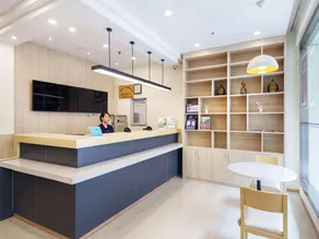 Hanting Hotel Hangzhou Central Wulin Square Metro Station - Image 3