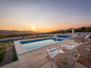 Countryside Villa With Pool, Three Bedrooms - Image 3