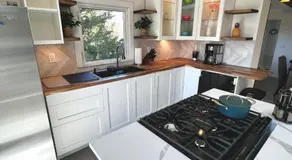 Waterfront Lakehouse Getaway in Clinton with HOT TUB - Image 4