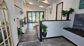 MOOLOOLABA CANAL HOME - Modern 4Bedroom with Spa, Sauna and Private Pontoon - NEW proprietor 2024 - Image 4