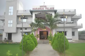 Hotel Narayani Palace - Image 2